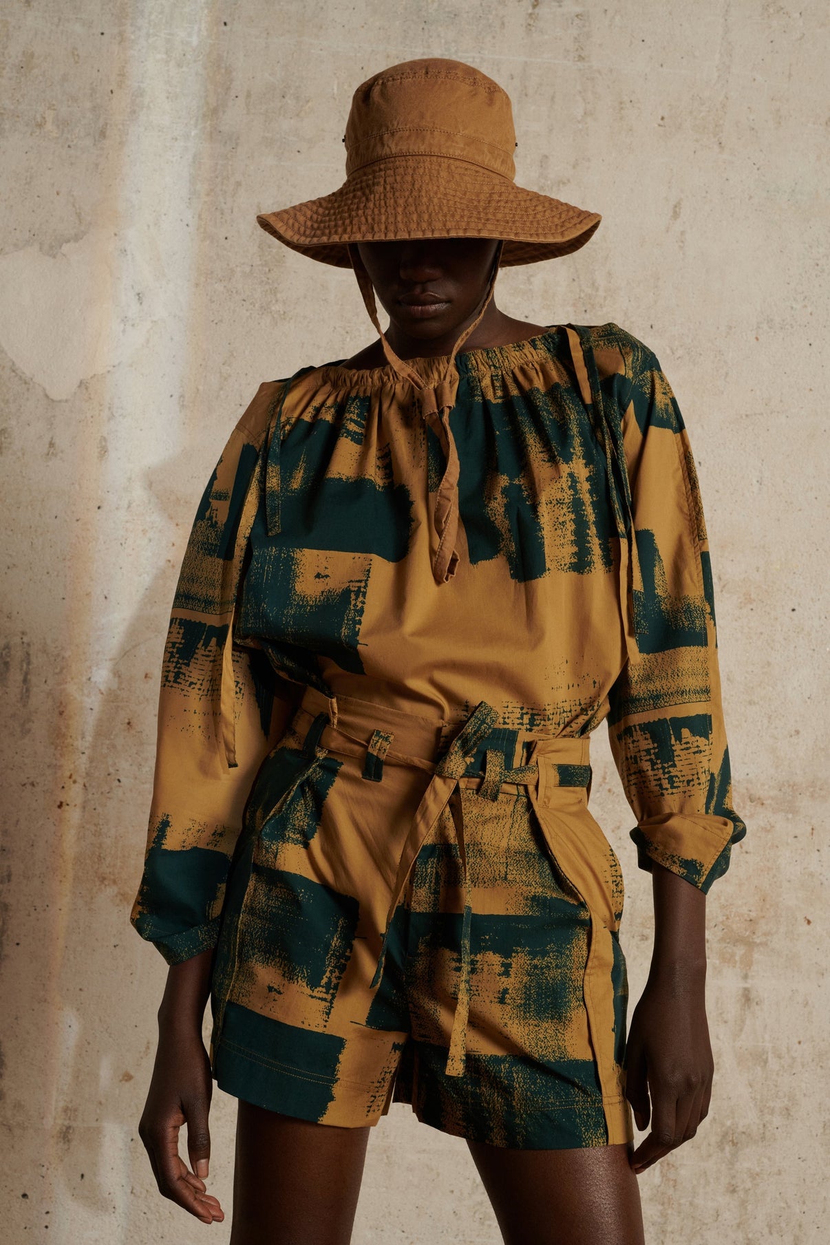 POLO BEIGE SHORTS vue 1