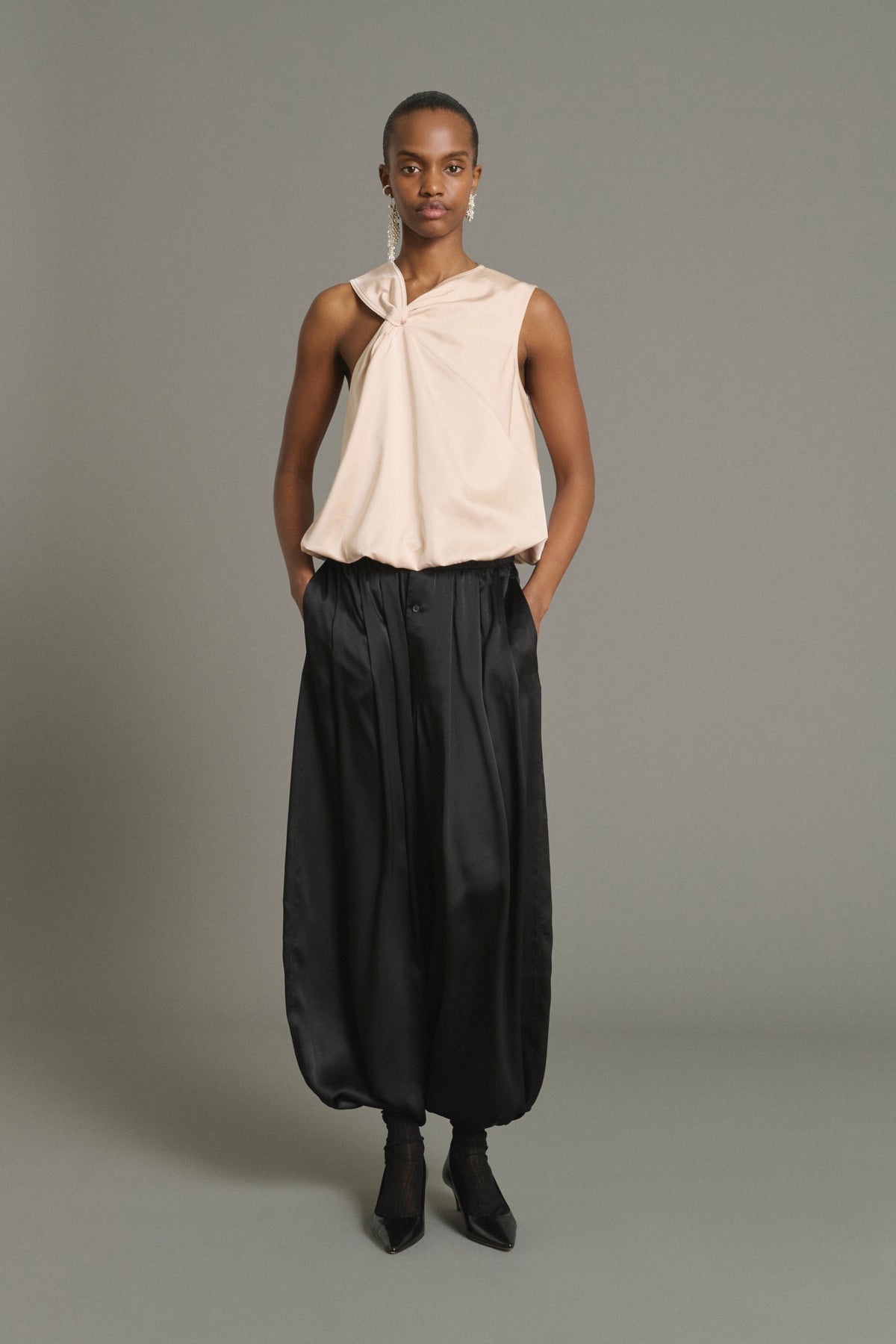 Leopold trousers - Black - Silk - Women vue 1