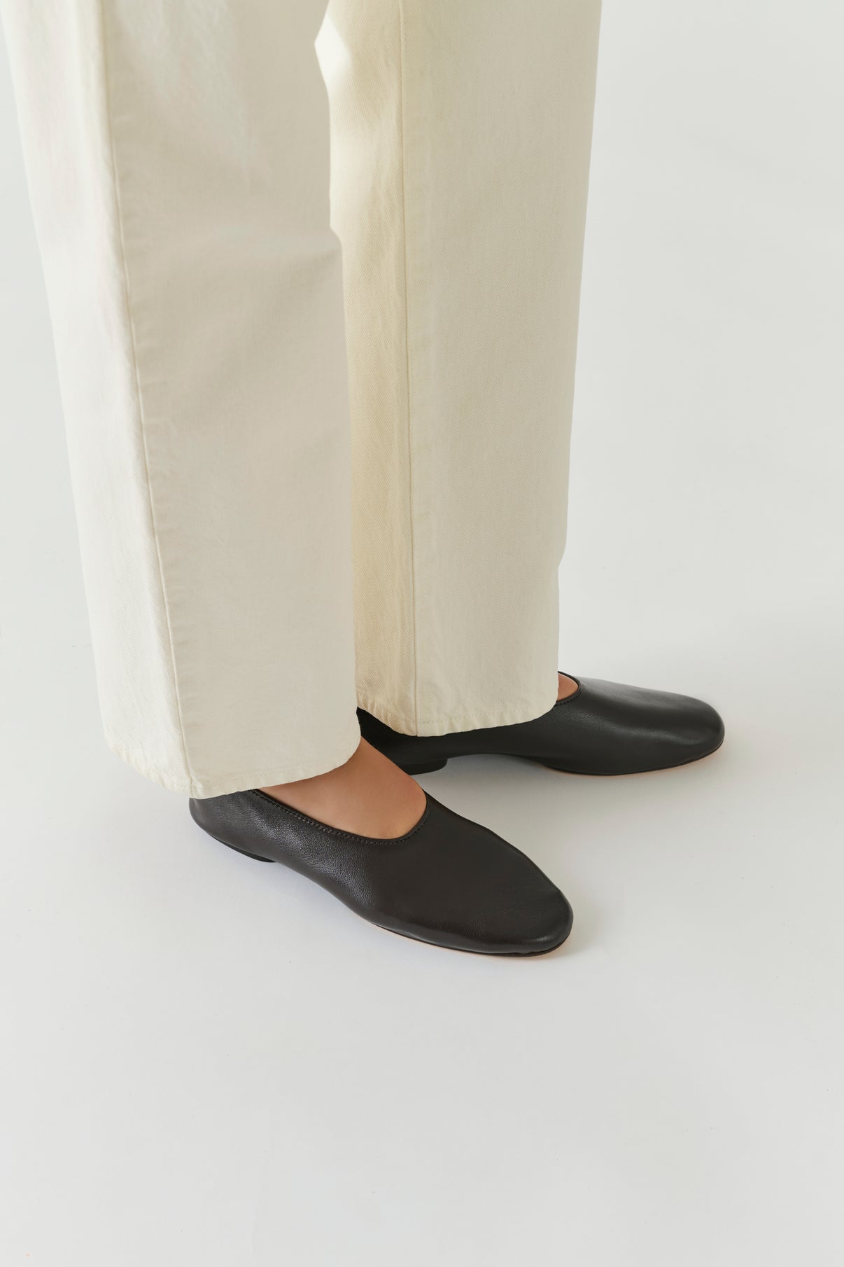 Ballet flats Bala - Ebony - Leather - Women vue 2