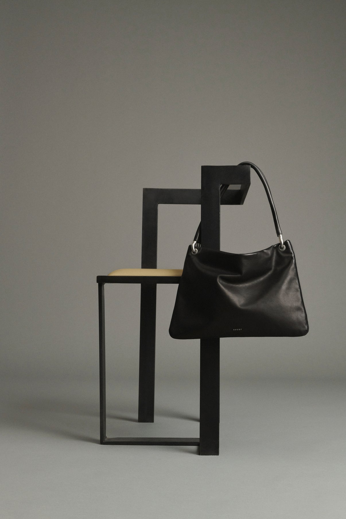 Gia Mini Tote Bag - Smooth Black Leather with Eyelets - Soeur vue 6